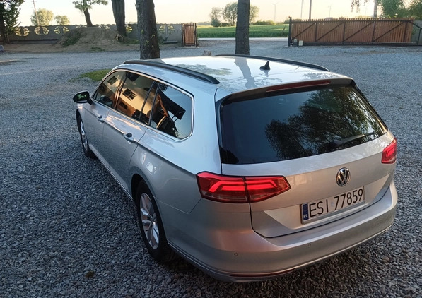 Volkswagen Passat cena 57600 przebieg: 312675, rok produkcji 2015 z Inowrocław małe 211